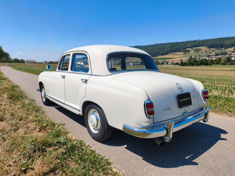 MERCEDES-BENZ 219, Petrol, Classic, Manual - 2