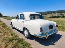 MERCEDES-BENZ 219, Essence, Voiture de collection, Manuelle - 2