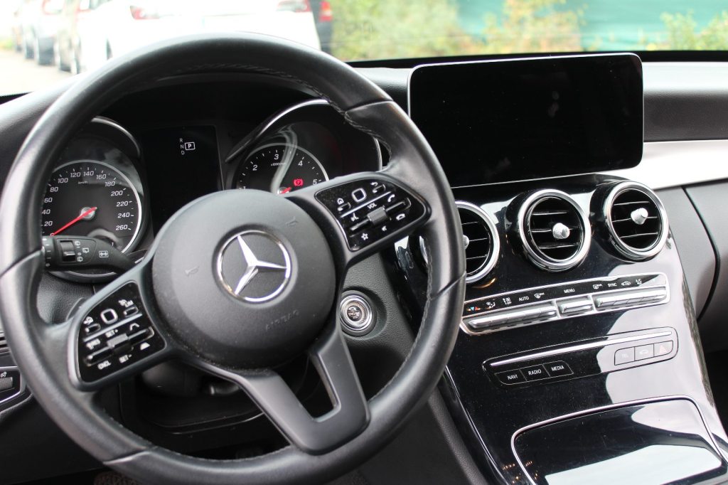 MERCEDES-BENZ C 220 d Swiss Star 4matic, Diesel, Second hand / Used, Automatic - 7