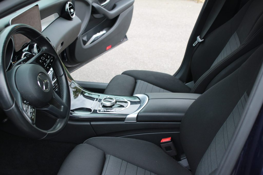 MERCEDES-BENZ C 220 d Swiss Star 4matic, Diesel, Second hand / Used, Automatic - 2