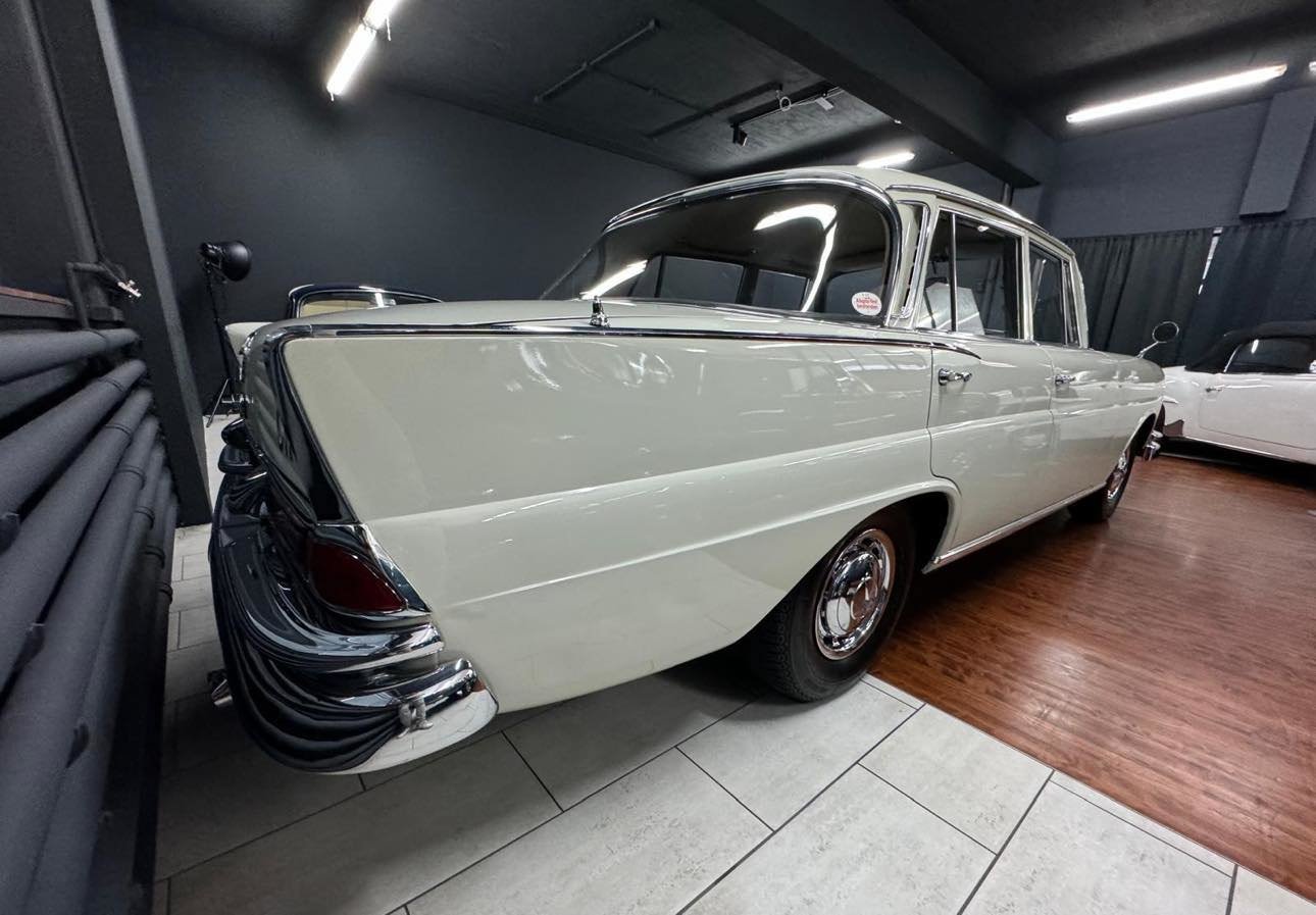MERCEDES-BENZ 220S Heckflosse, Benzina, Auto d'epoca, Manuale - 2