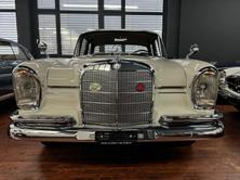 MERCEDES-BENZ 220S Heckflosse, Petrol, Classic, Manual - 3