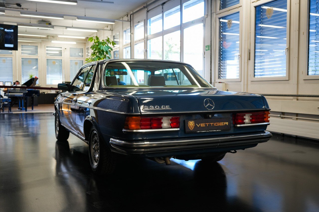 MERCEDES-BENZ 230 CE, Benzin, Occasion / Gebraucht, Handschaltung - 4