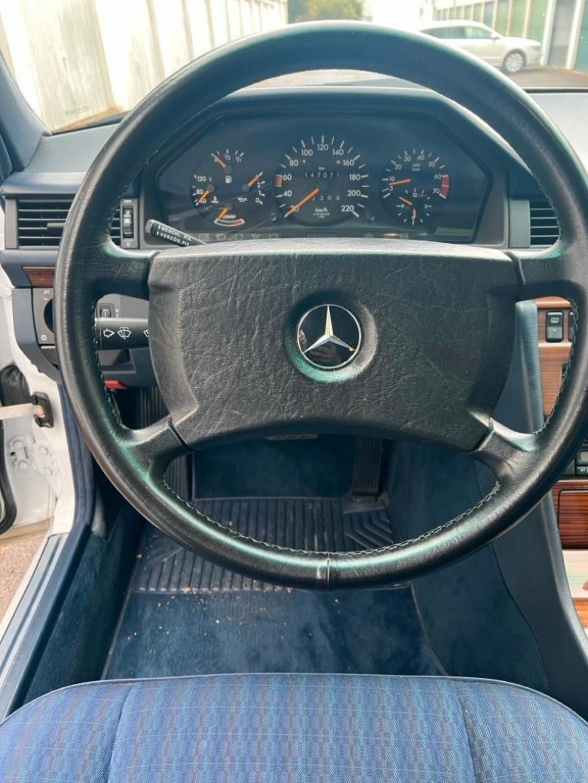 MERCEDES-BENZ W124 230 E, Benzin, Occasion / Gebraucht, Automatik - 3
