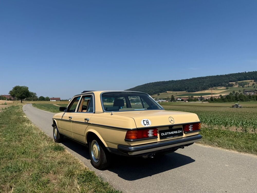 MERCEDES-BENZ 230 E, Essence, Voiture de collection, Automatique - 2