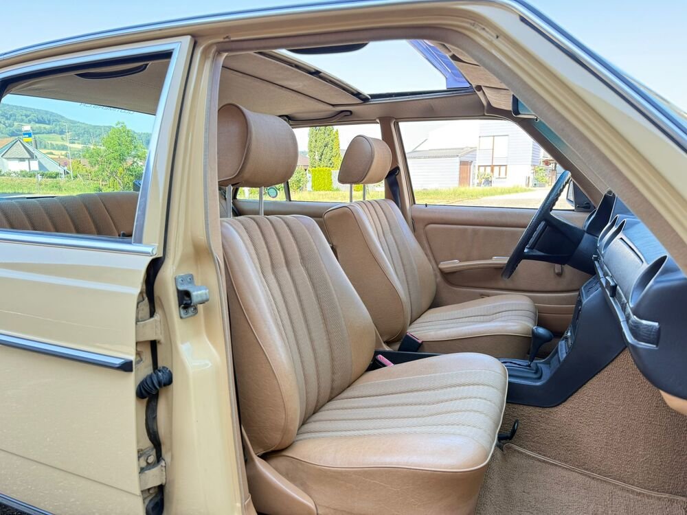 MERCEDES-BENZ 230 E, Essence, Voiture de collection, Automatique - 7