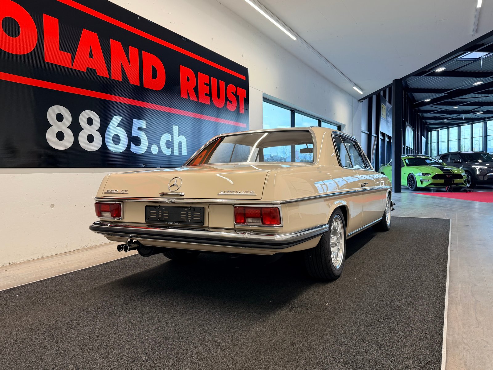 MERCEDES-BENZ 250 CE Coupé, Petrol, Second hand / Used, Automatic - 6