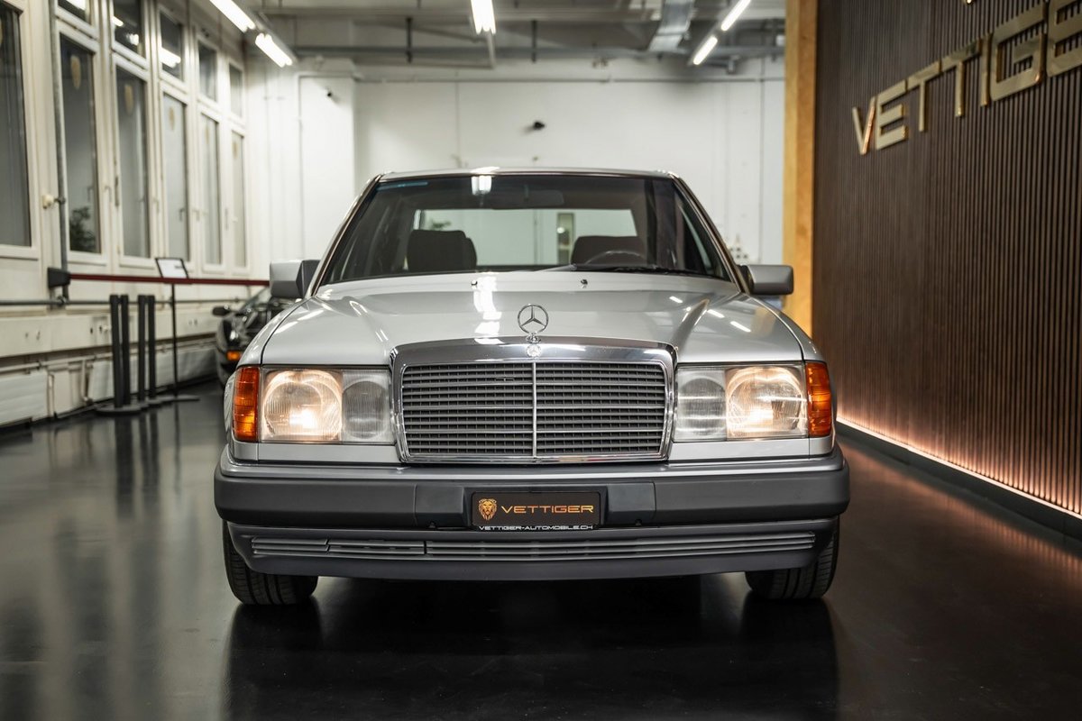 MERCEDES-BENZ 260 E, Essence, Occasion / Utilisé, Automatique - 2