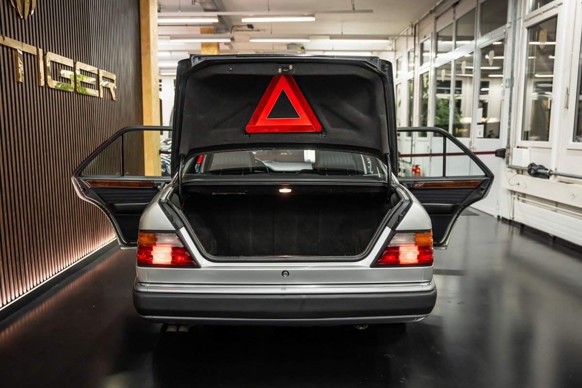 MERCEDES-BENZ 260 E, Essence, Occasion / Utilisé, Automatique - 6
