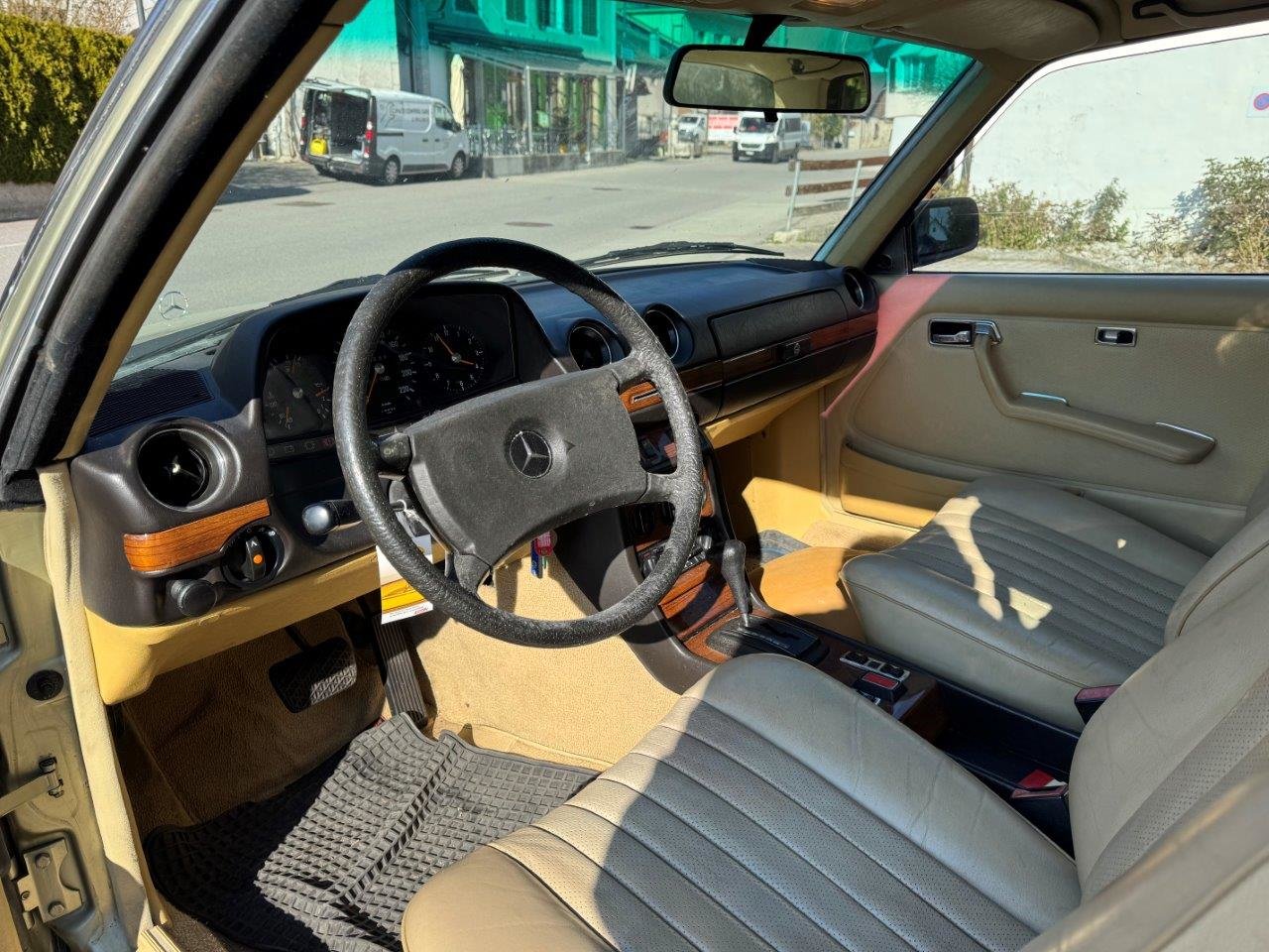 MERCEDES-BENZ C123 Coupé 280 CE, Essence, Occasion / Utilisé, Automatique - 6
