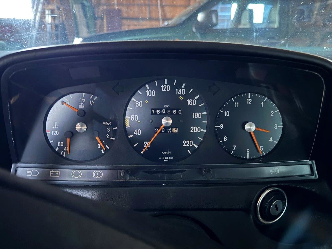 MERCEDES-BENZ C123 Coupé 280 CE, Essence, Occasion / Utilisé, Automatique - 7