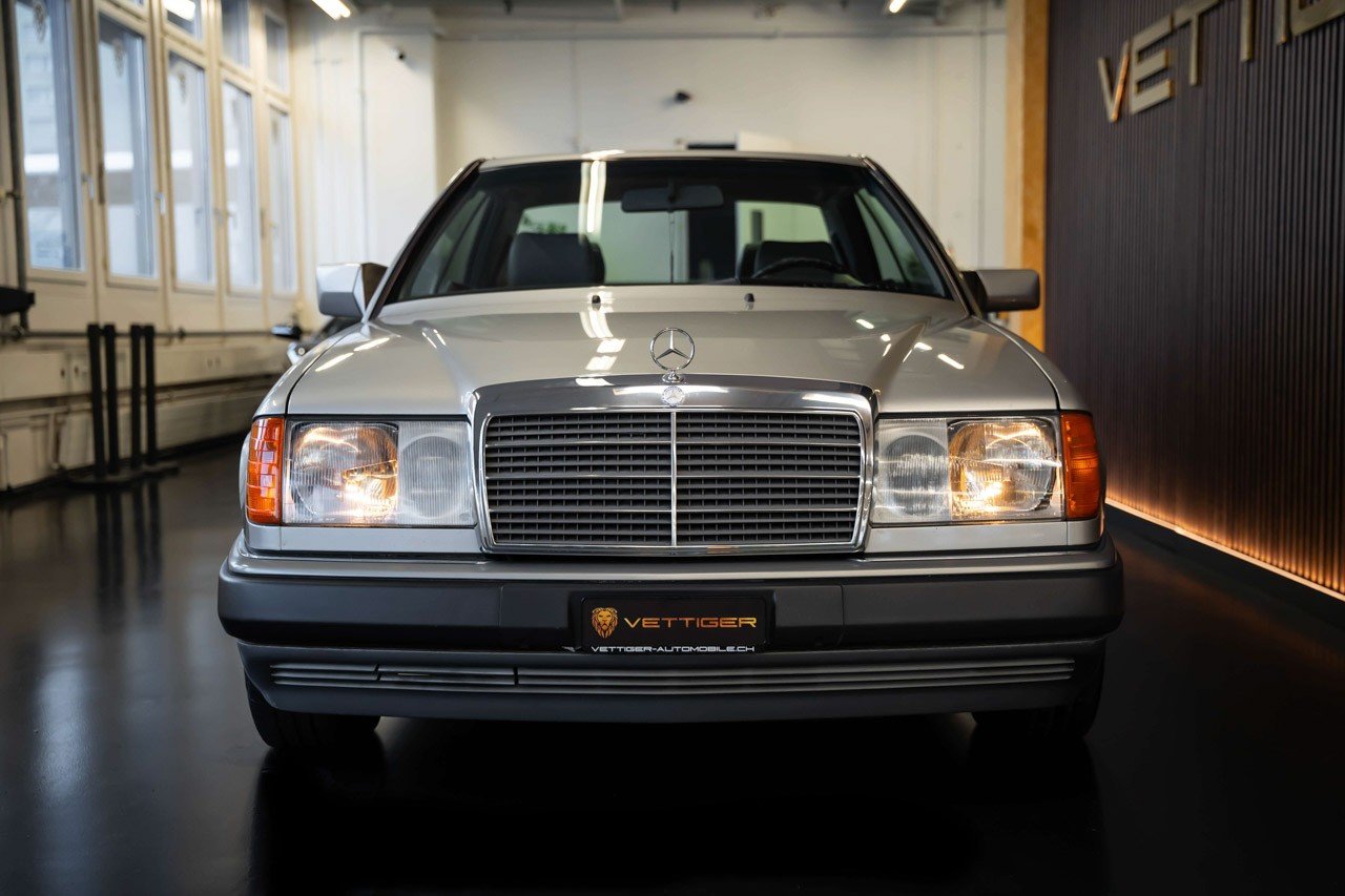 MERCEDES-BENZ 300 CE