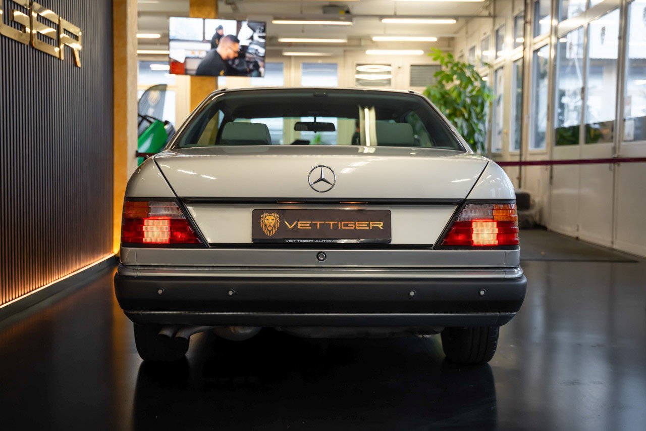 MERCEDES-BENZ 300 CE, Essence, Occasion / Utilisé, Automatique - 4