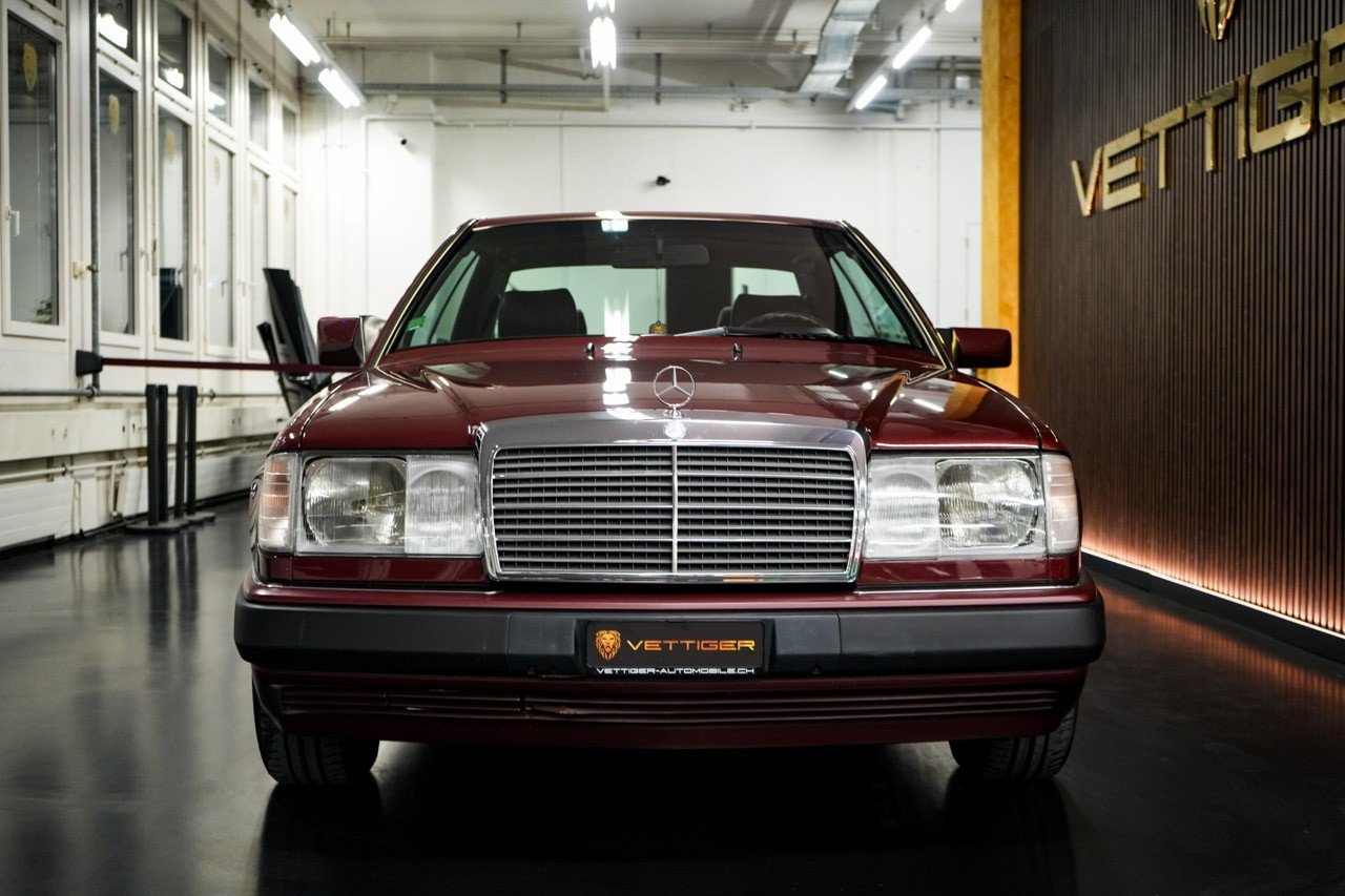 MERCEDES-BENZ 300 CE