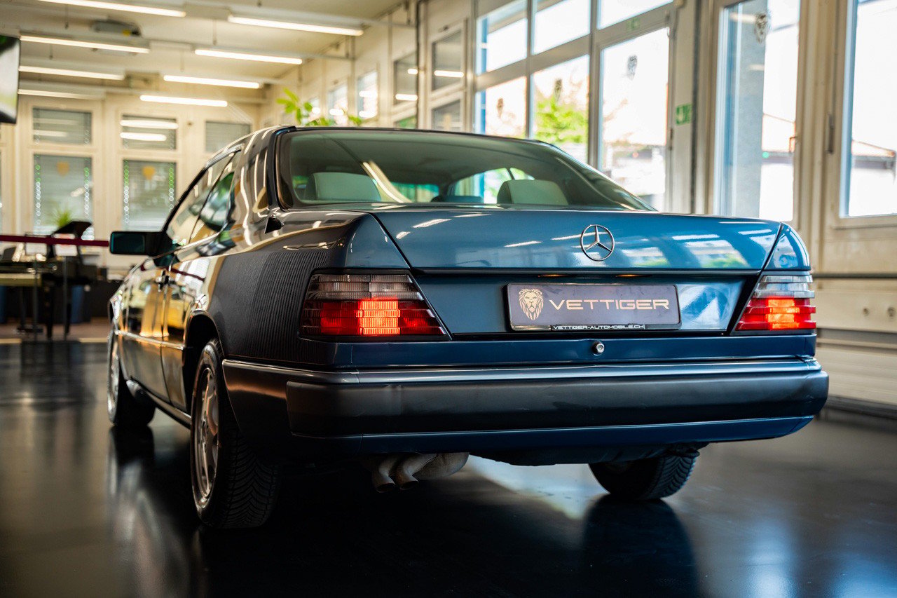 MERCEDES-BENZ 300 CE, Benzin, Occasion / Gebraucht, Handschaltung - 4
