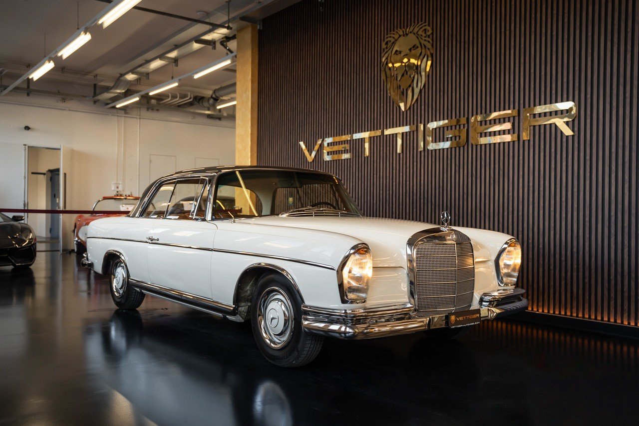 MERCEDES-BENZ 300 SE