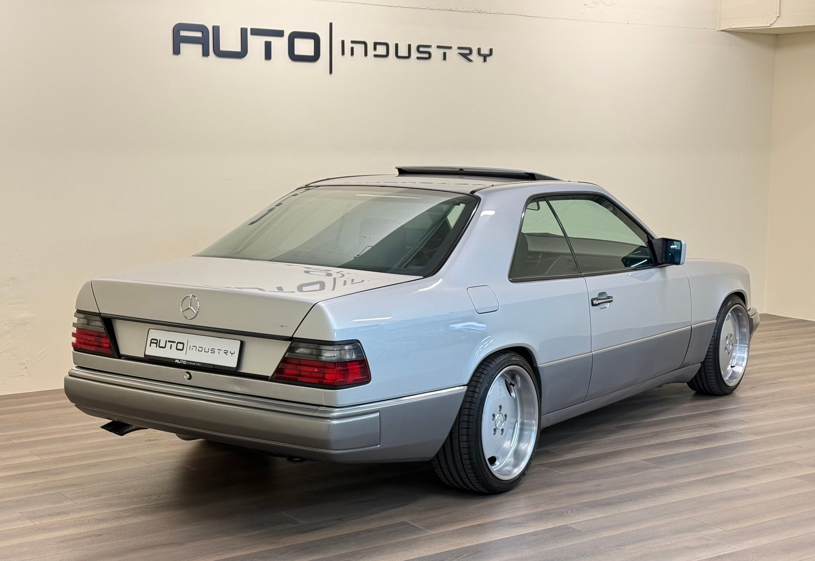 MERCEDES-BENZ 300 CE, Benzin, Occasion / Gebraucht, Automatik - 3