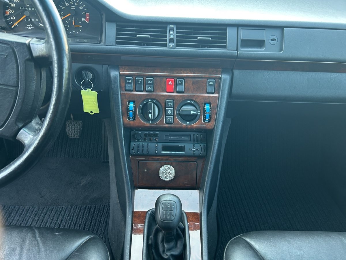 MERCEDES-BENZ 300 CE ABS, Benzin, Occasion / Gebraucht - 7