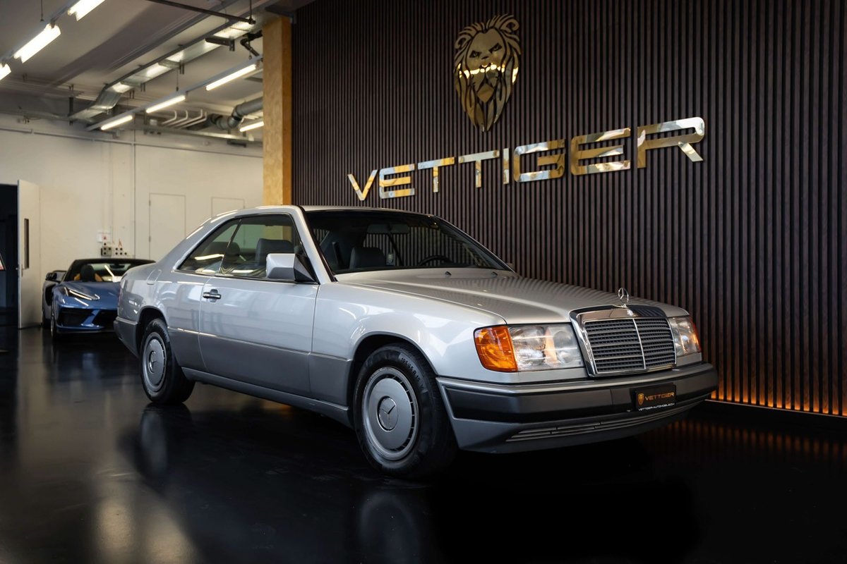 MERCEDES-BENZ 300 CE