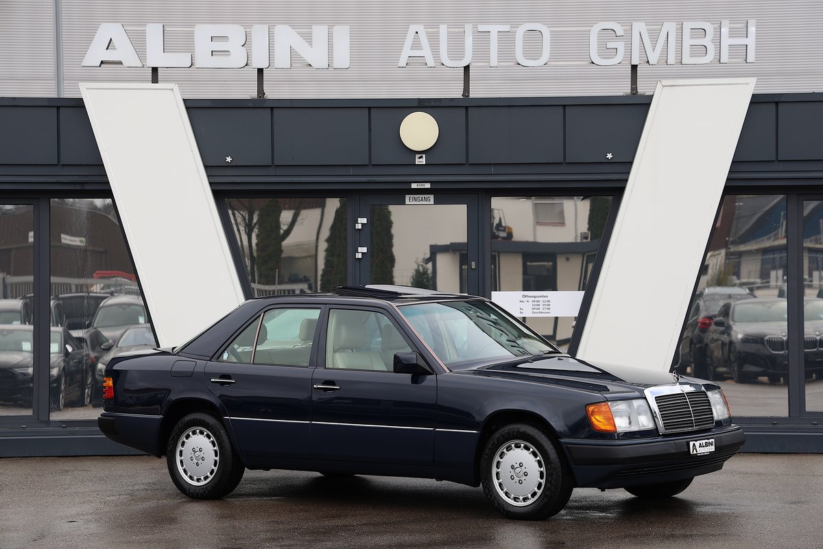 MERCEDES-BENZ 300 E 4-Matic Automatic *Veteranenfahrzeug*, Petrol, Second hand / Used, Automatic - 2