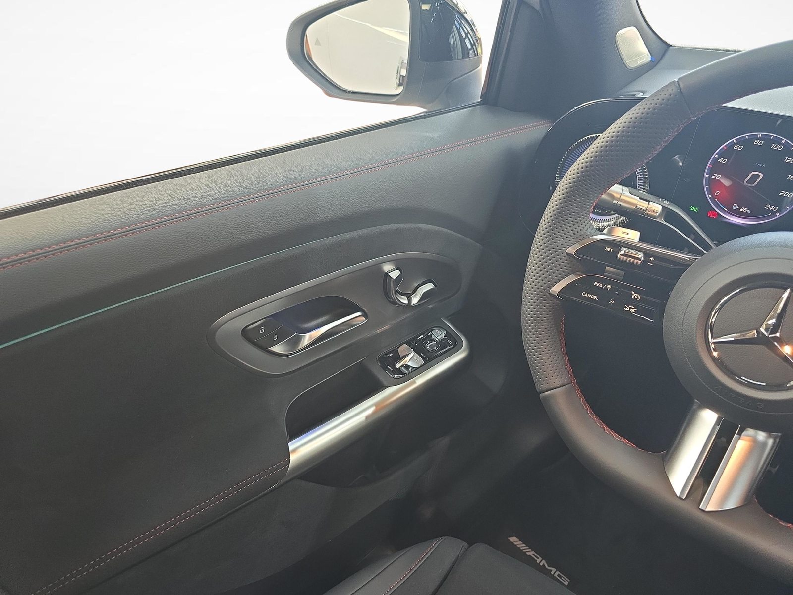 MERCEDES-BENZ GLB 350 4MATIC EQ Technology, Electric, New car, Automatic - 6