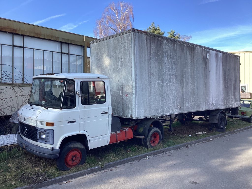 MERCEDES-BENZ 500 LS 508 Sattelschlepper