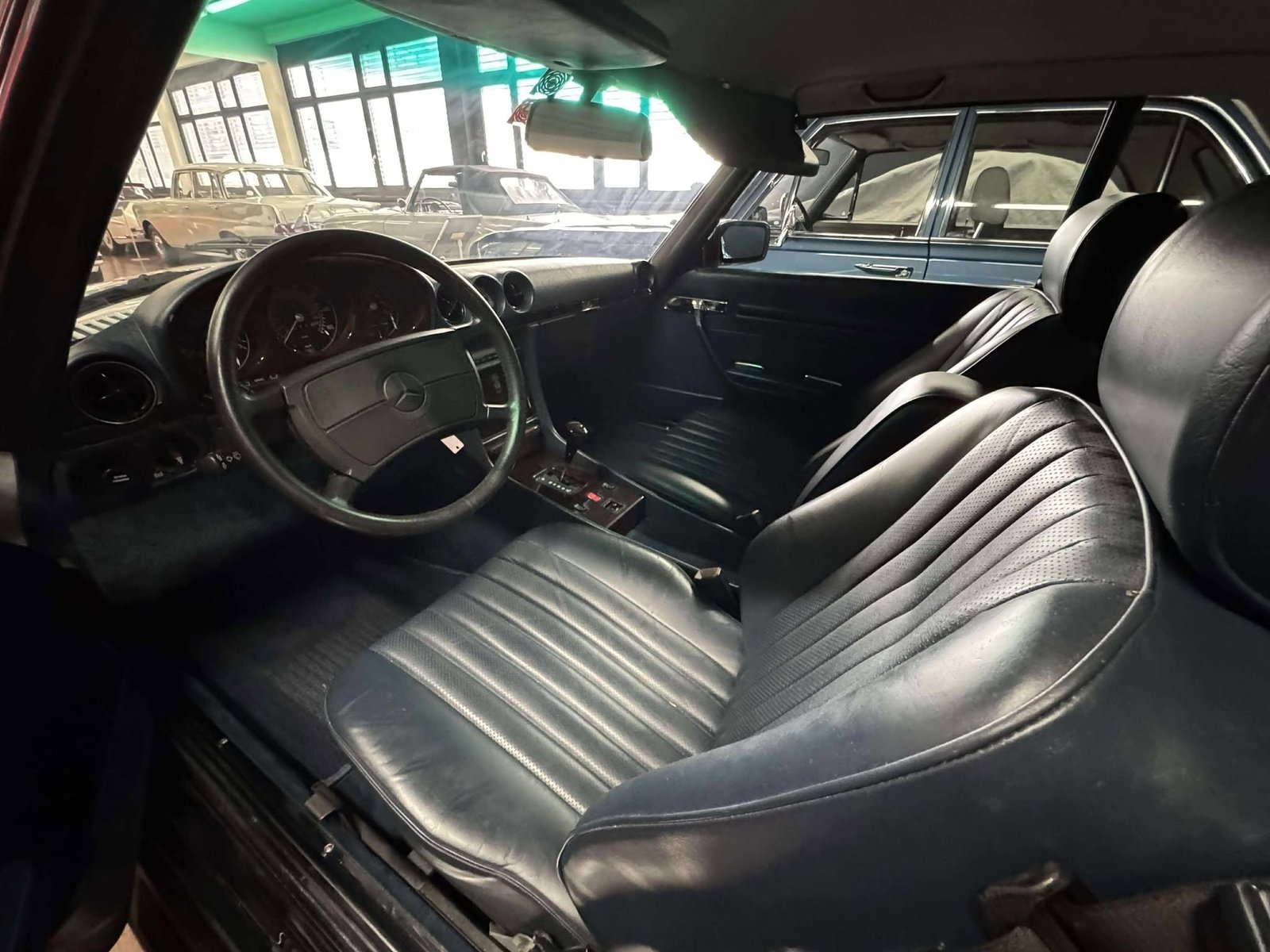 MERCEDES-BENZ R107, Essence, Voiture de collection, Automatique - 3