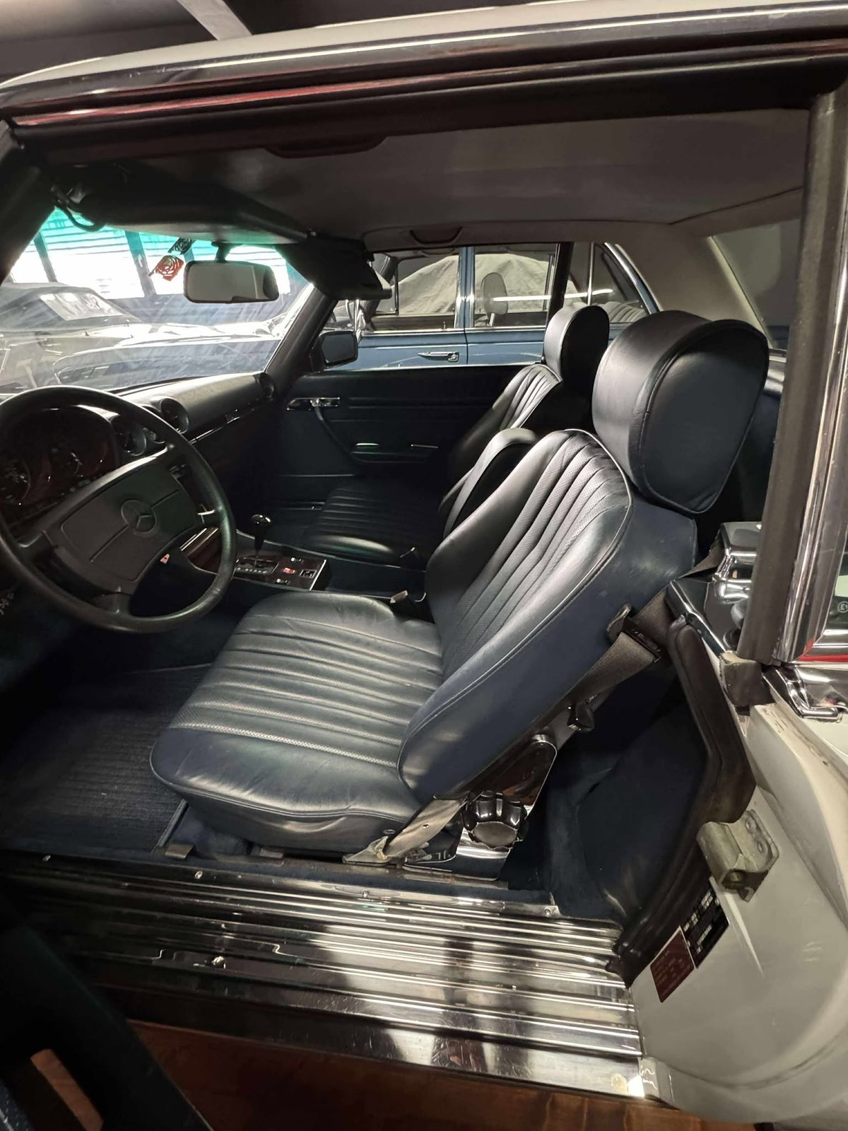 MERCEDES-BENZ R107, Essence, Voiture de collection, Automatique - 4