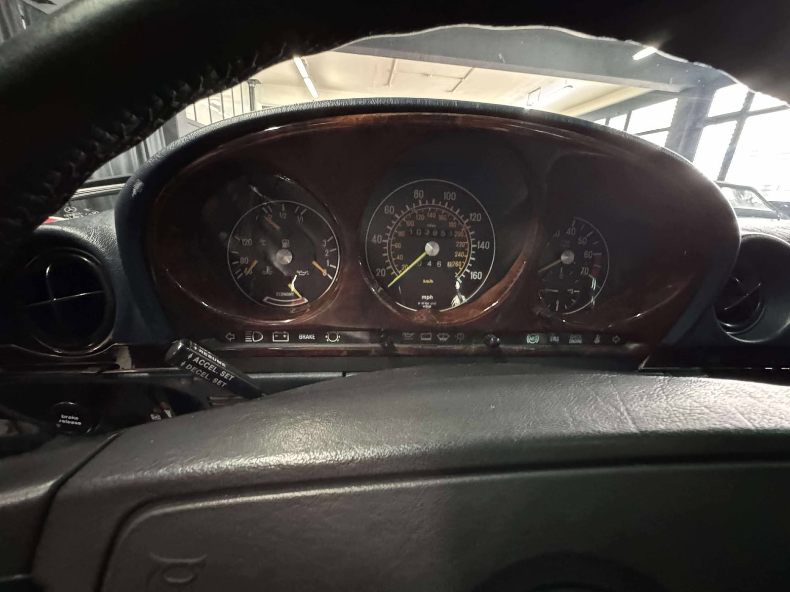 MERCEDES-BENZ R107, Essence, Voiture de collection, Automatique - 7