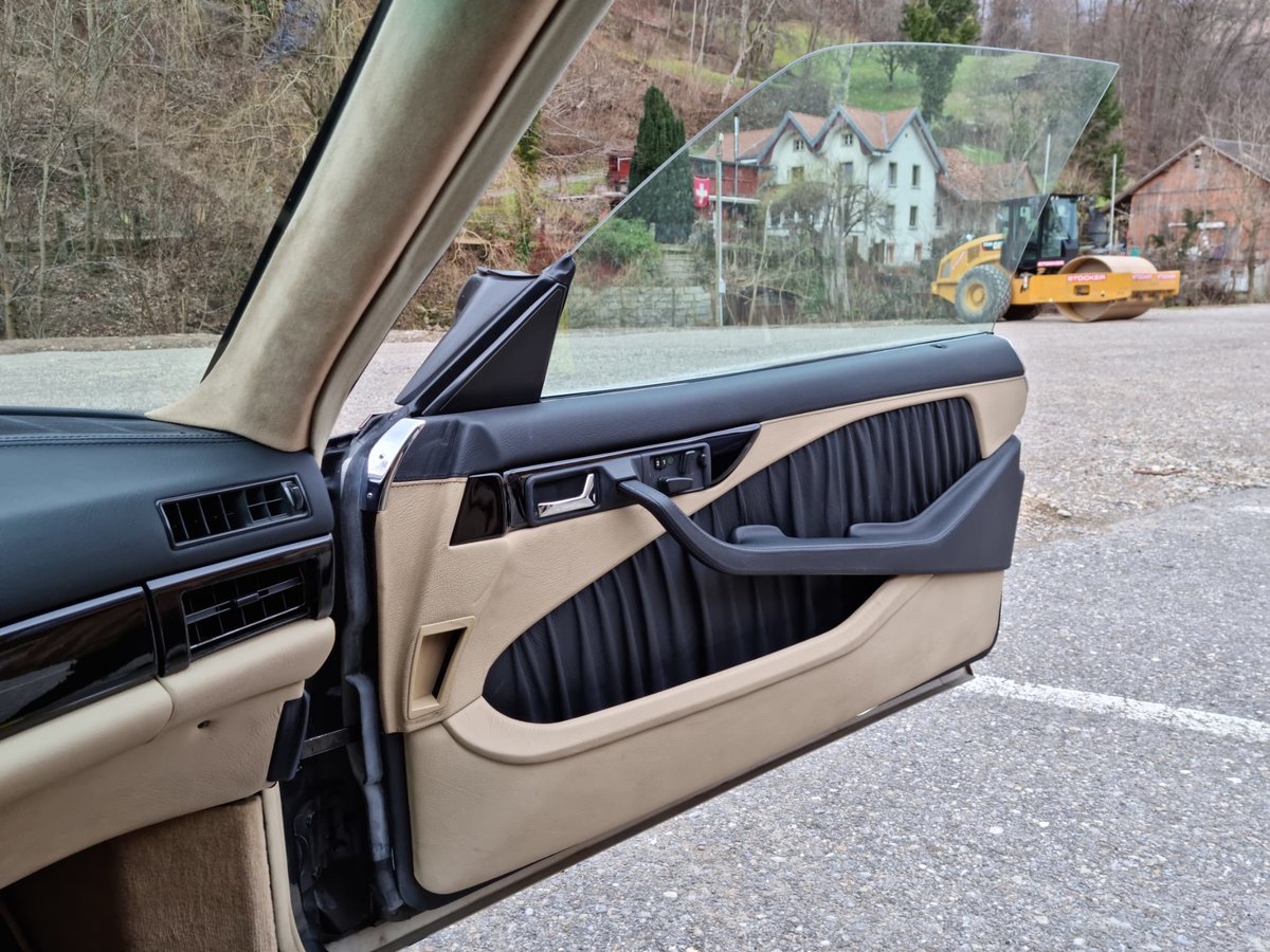 MERCEDES-BENZ C126 Coupé 560 SEC, Essence, Occasion / Utilisé, Automatique - 5