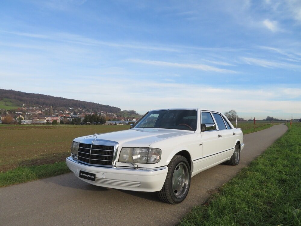 MERCEDES-BENZ 560 SEL, Petrol, Classic, Automatic