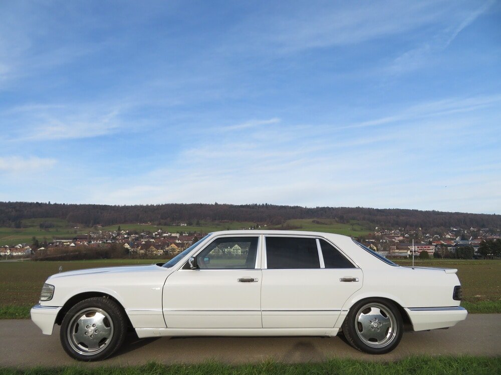 MERCEDES-BENZ 560 SEL, Petrol, Classic, Automatic - 3