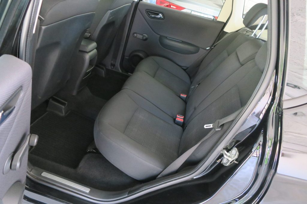 MERCEDES-BENZ A 150 Automat 7-Gang frisch ab MFK, Benzina, Occasioni / Usate, Automatico - 6