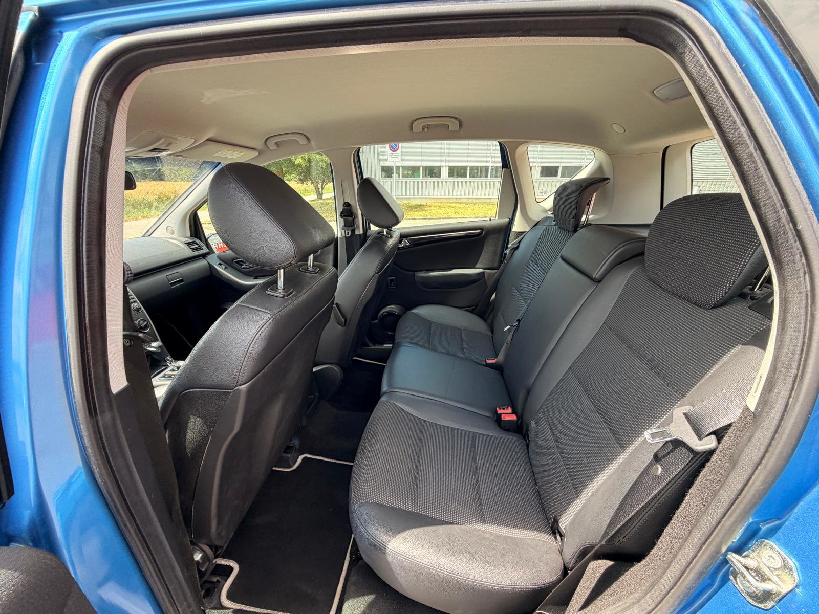 MERCEDES-BENZ A 170 Classic PolarStar, Essence, Occasion / Utilisé, Automatique - 6