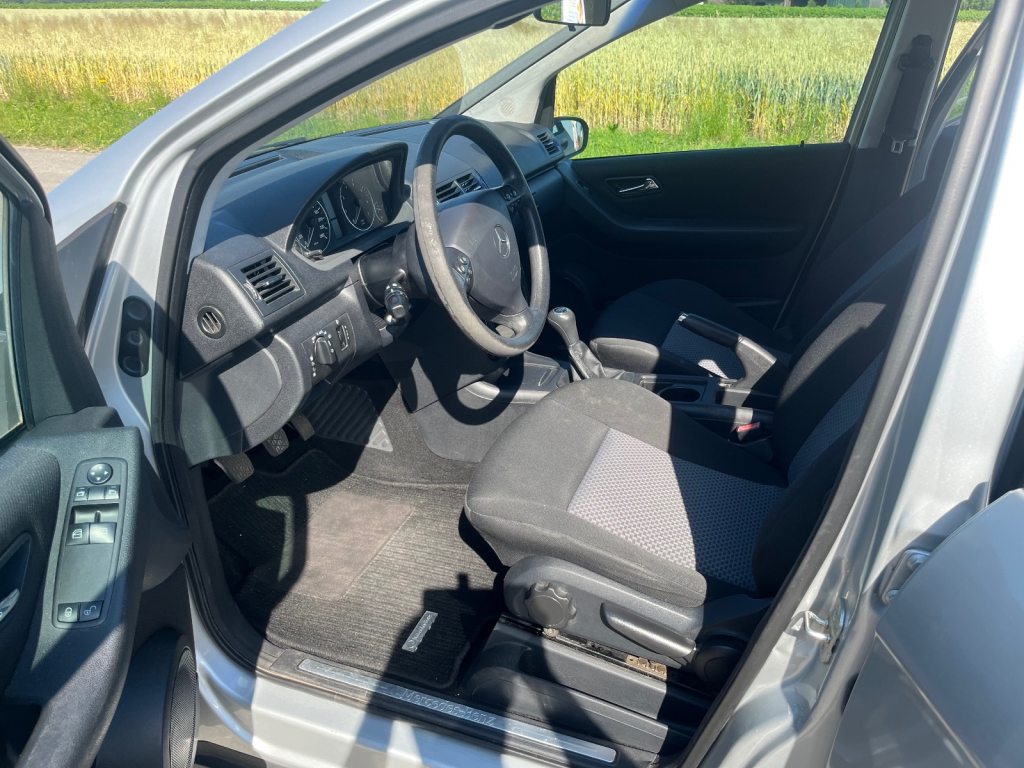 MERCEDES-BENZ A 170 Classic, Essence, Occasion / Utilisé, Manuelle - 6