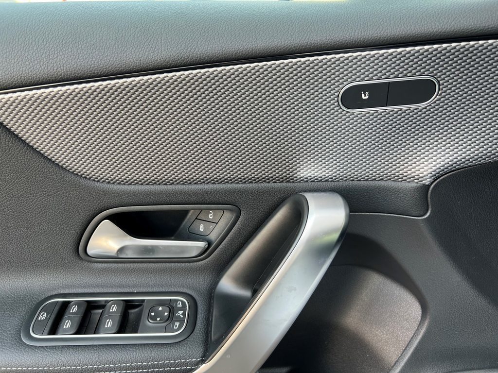 MERCEDES-BENZ A 180 Progressive, Essence, Occasion / Utilisé, Automatique - 7