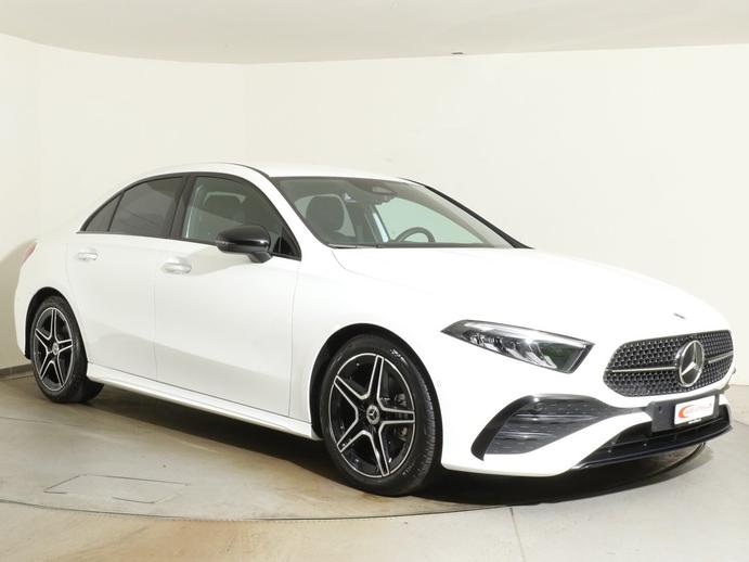 MERCEDES-BENZ A 180 AMG Line 7G-DCT Night, Mild-Hybrid Petrol/Electric, Second hand / Used, Automatic