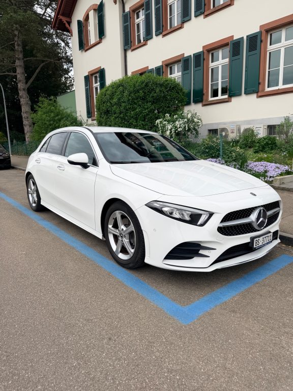 MERCEDES-BENZ A 180 d AMG Line