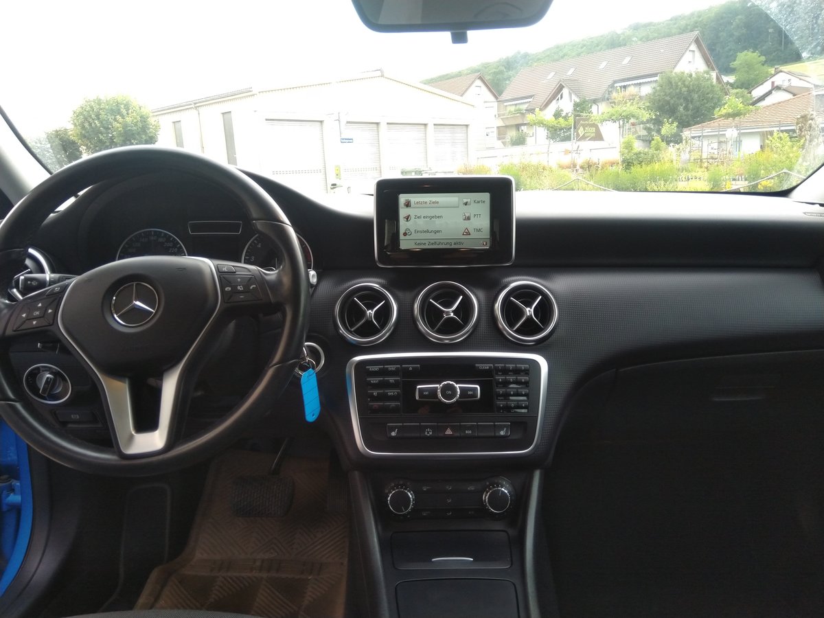 MERCEDES-BENZ A 180 Style 7G-DCT, Essence, Occasion / Utilisé, Automatique - 5