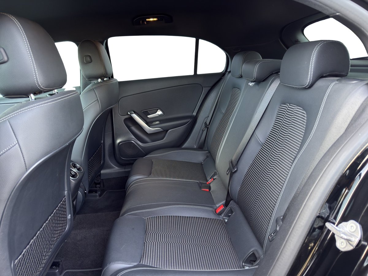 MERCEDES-BENZ A 180 Night Star 7G-DCT, Benzin, Occasion / Gebraucht, Automat - 7