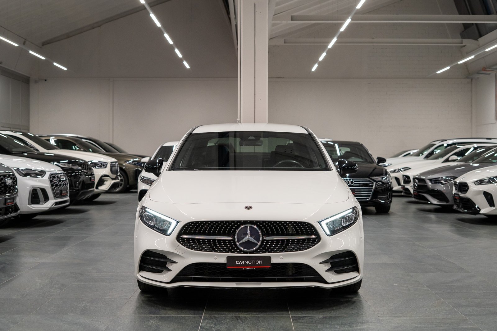 MERCEDES-BENZ A 180 d AMG Line Limousine / Rückfahrkamera /, Diesel, Second hand / Used, Automatic - 2