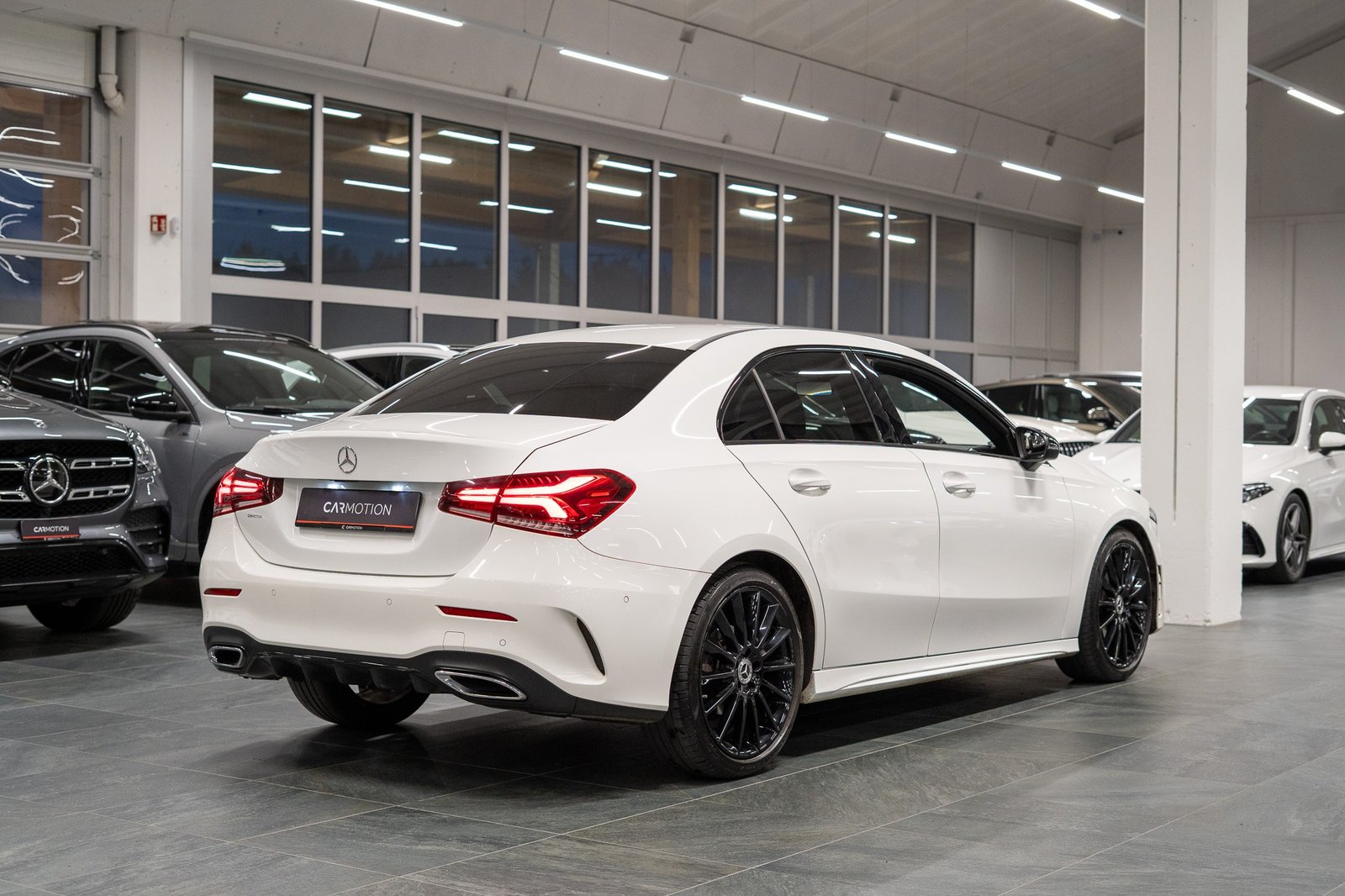 MERCEDES-BENZ A 180 d AMG Line Limousine / Rückfahrkamera /, Diesel, Second hand / Used, Automatic - 4