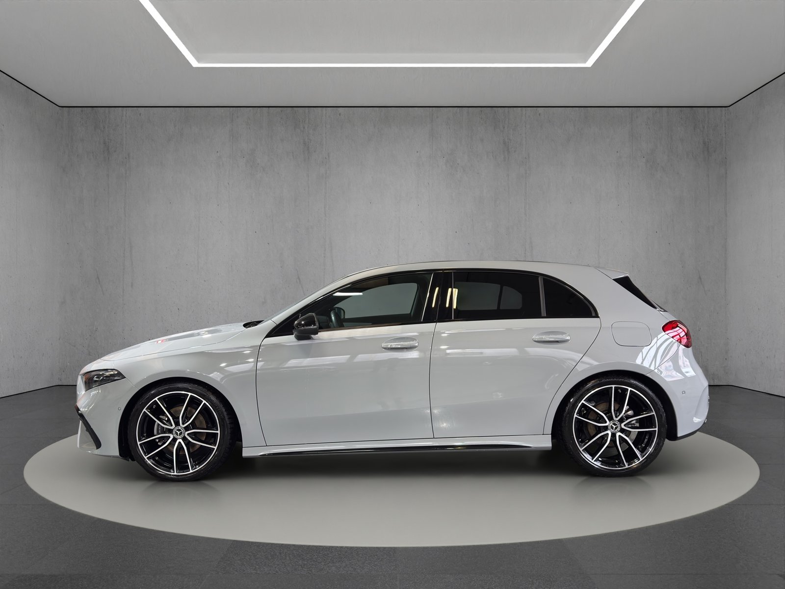 MERCEDES-BENZ A 180 Night Star AMG Line 7G-DCT "Special Edition" alpingrau, Benzina, Occasioni / Usate, Automatico - 3