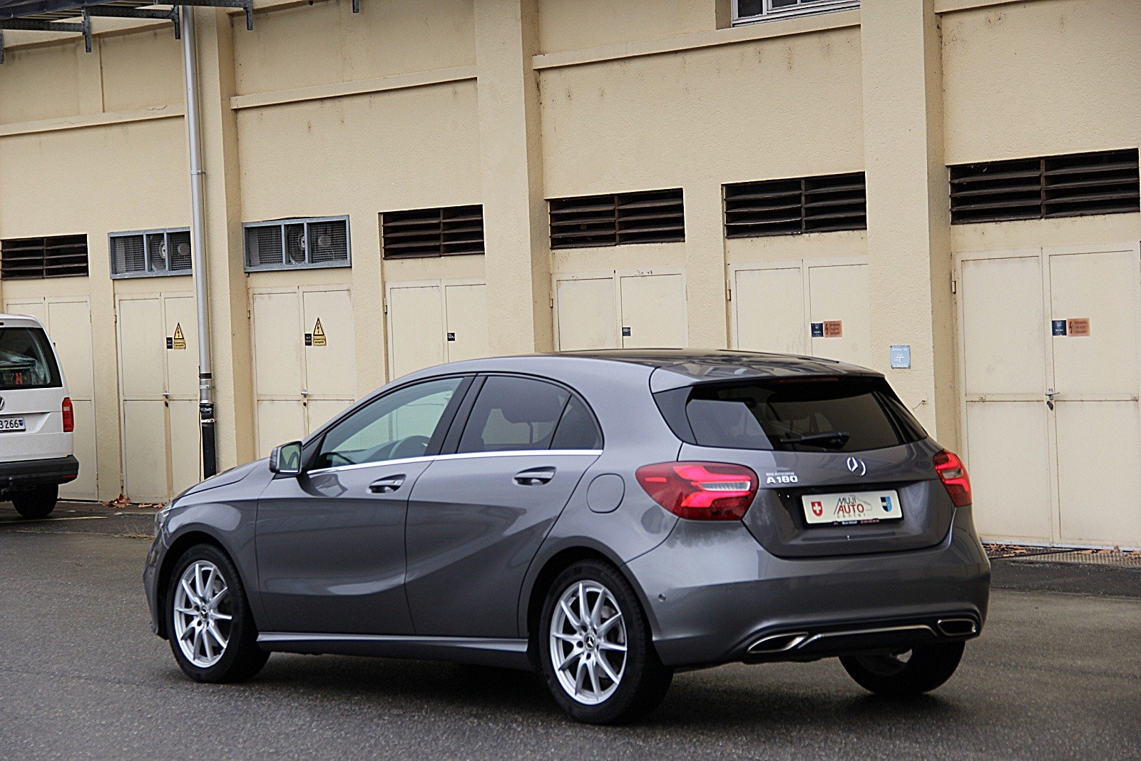 MERCEDES-BENZ A 180 Urban 7G-DCT, Benzin, Occasion / Gebraucht, Automat - 3