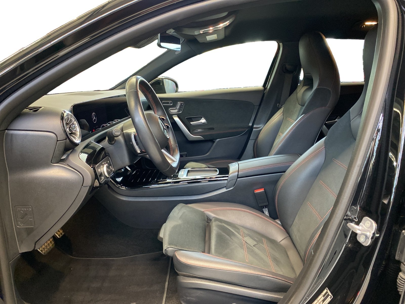 MERCEDES-BENZ A 180 AMG Line, Hybride Léger Essence/Électricité, Occasion / Utilisé, Automatique - 7