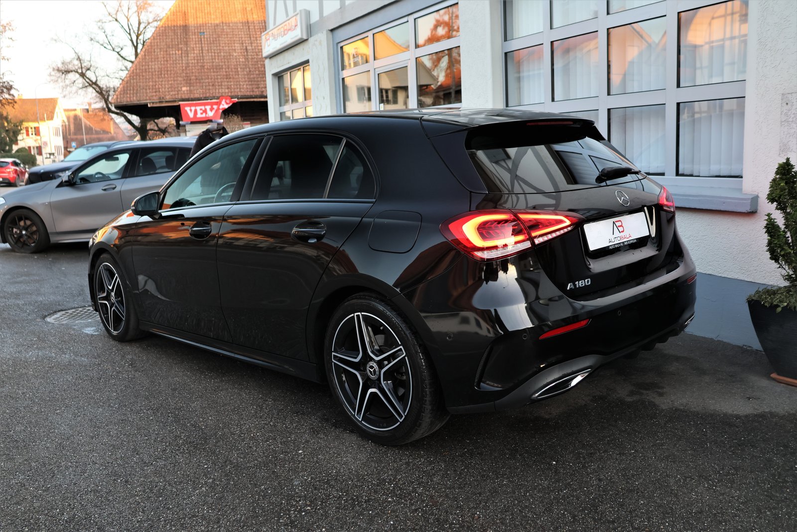 MERCEDES-BENZ A 180 Night Star AMG Line 7G-DCT, Benzin, Occasion / Gebraucht, Automat - 6