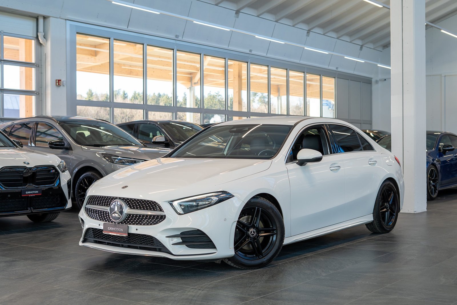 MERCEDES-BENZ A 180 AMG Line Limousine