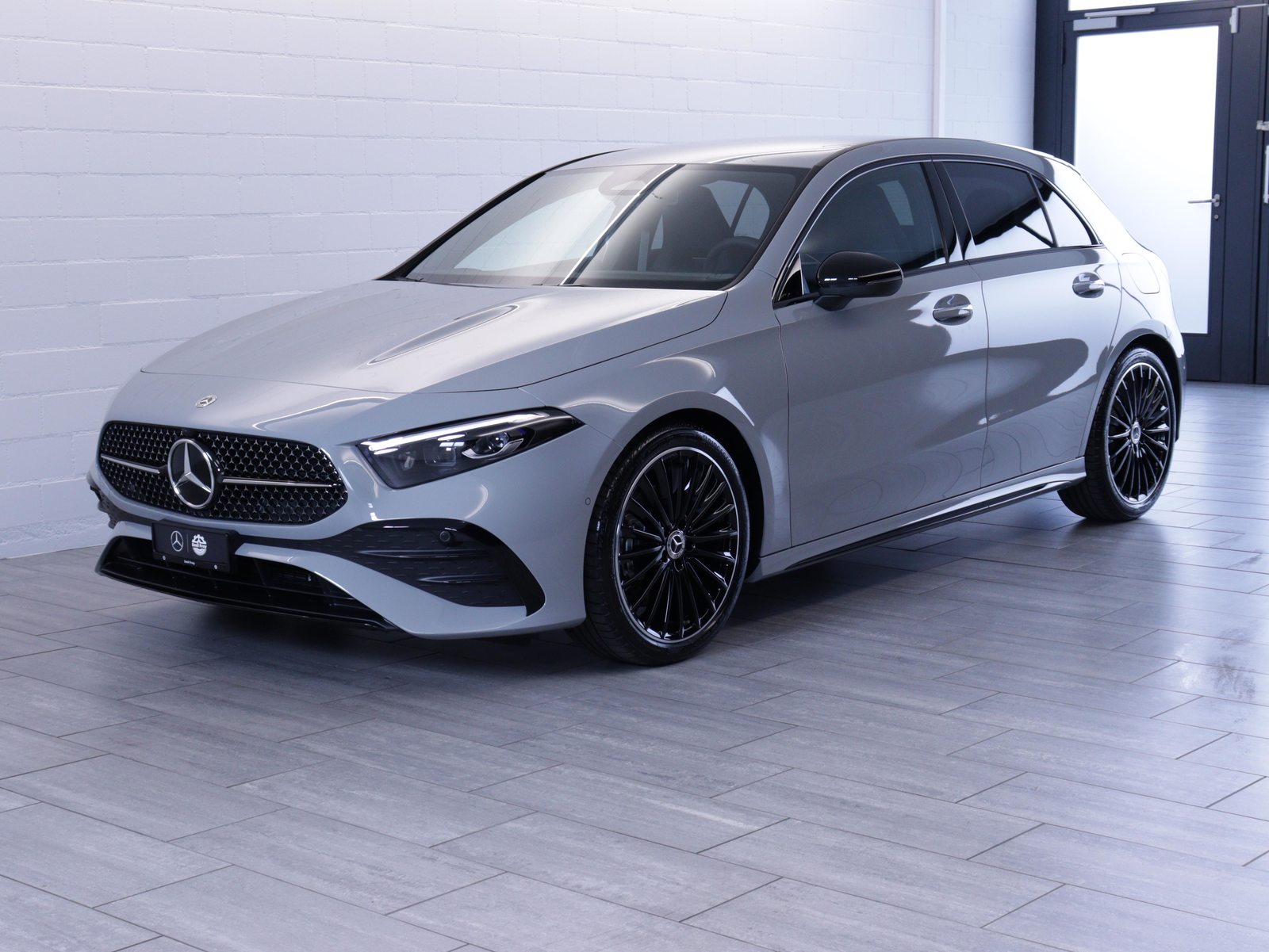 MERCEDES-BENZ A 180 Night Star AMG Line
