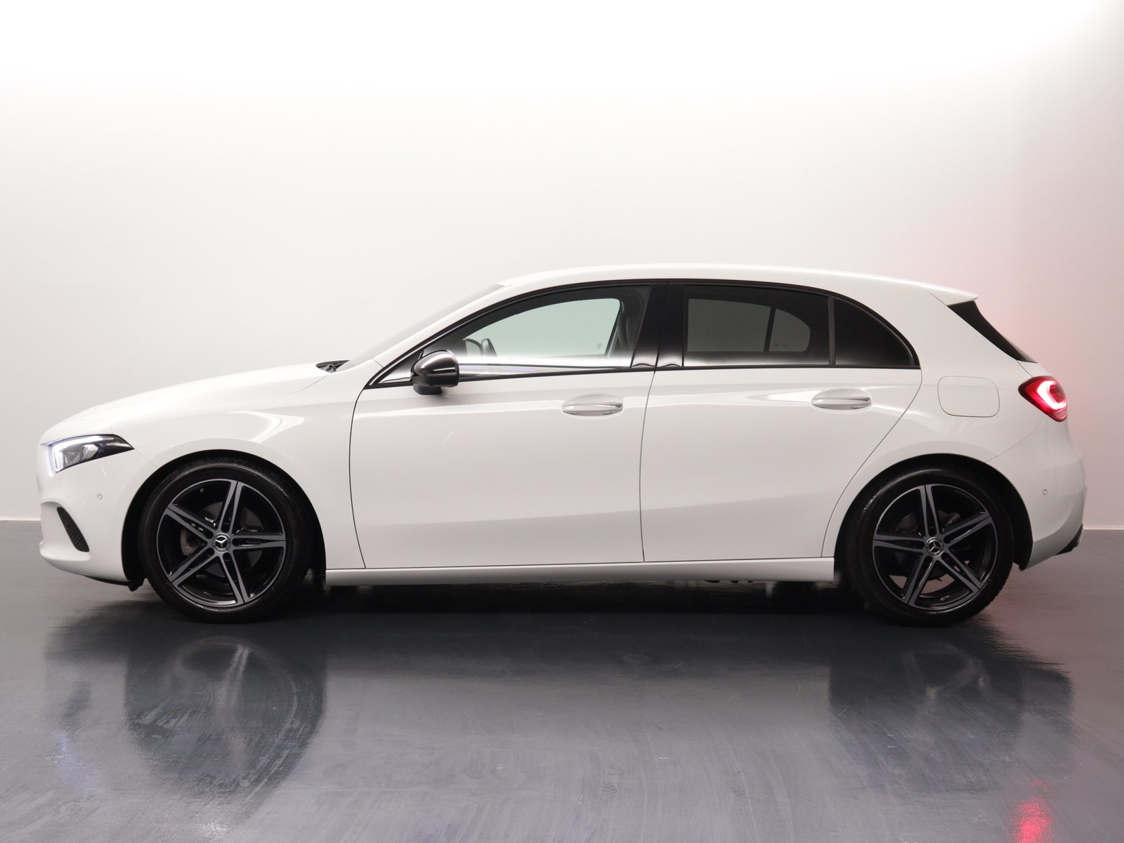 MERCEDES-BENZ A 180 Night Star, Benzin, Occasion / Gebraucht, Automatik - 3