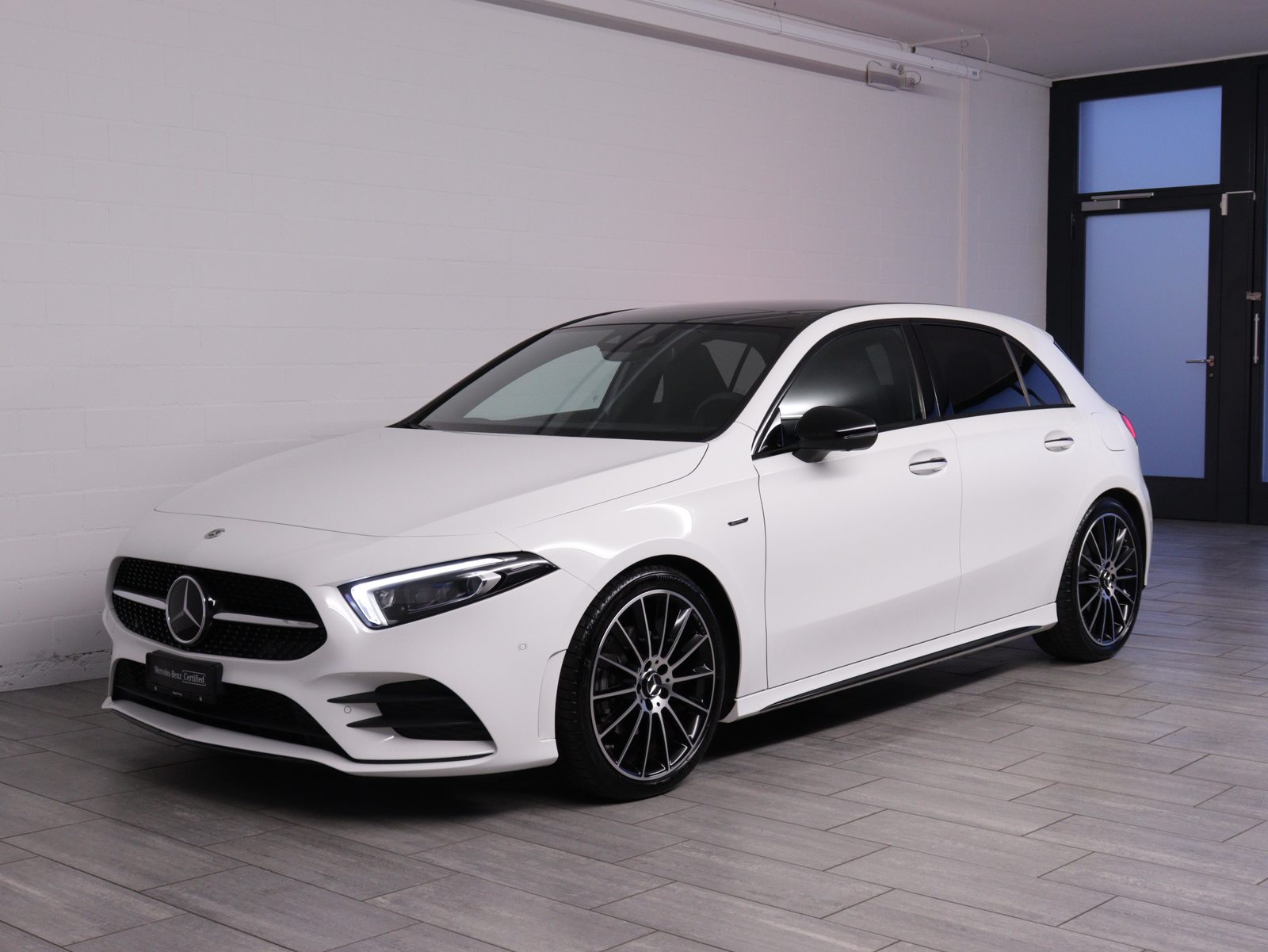 MERCEDES-BENZ A 180 Night Star AMG Line